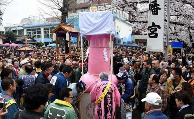 Japan's strange "Quarter's Procession"