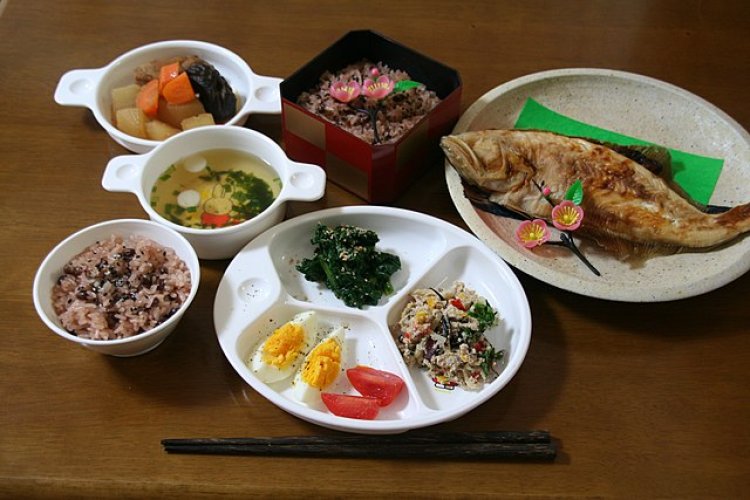 Okuizome – Bữa ăn đầu tiên cho em bé khi được 100 ngày tuổi