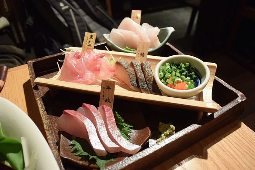 Beautiful Sashimi Art from Sashimi Fish Slices