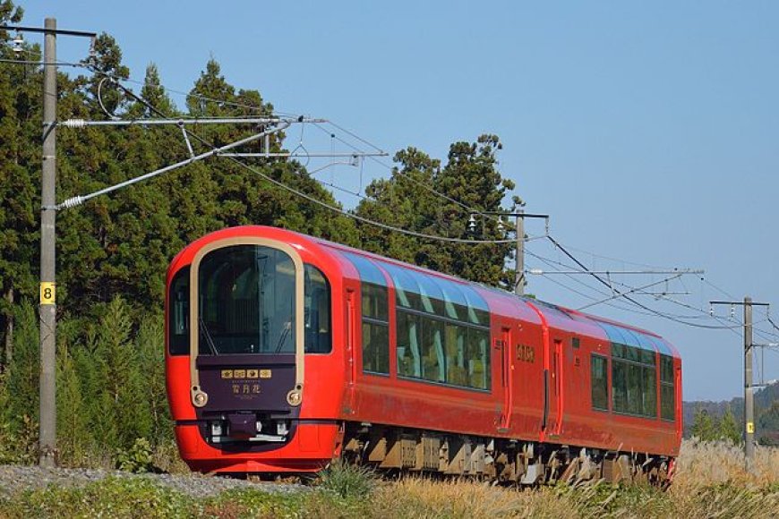 Travel to Japan to experience the Setsugekka train