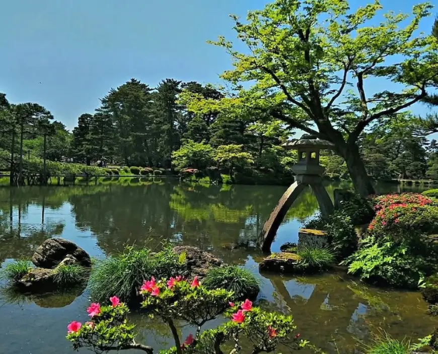 Explore Kanazawa Garden